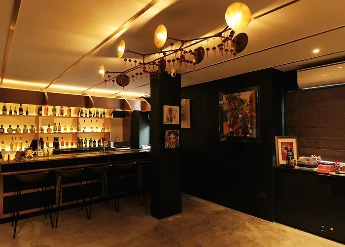 The Kin House - In The Heart Of Poblacion