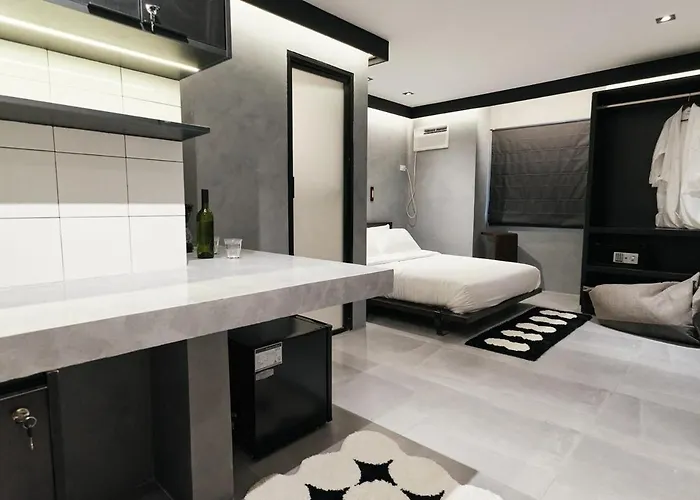 The Kin House - In The Heart Of Poblacion Manila