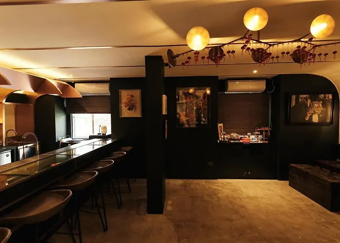 The Kin House - In The Heart Of Poblacion * Manila