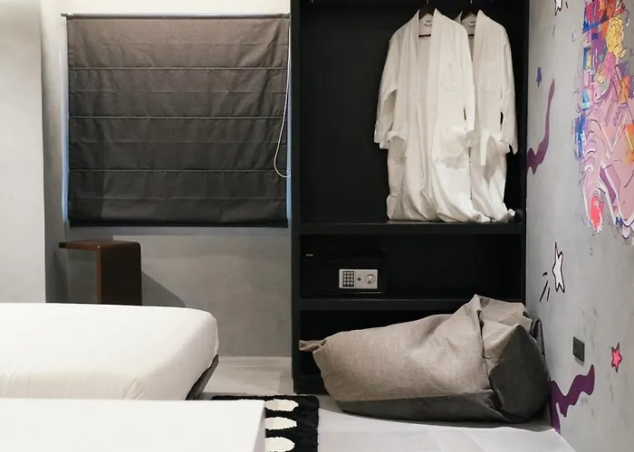 The Kin House - In The Heart Of Poblacion Manila