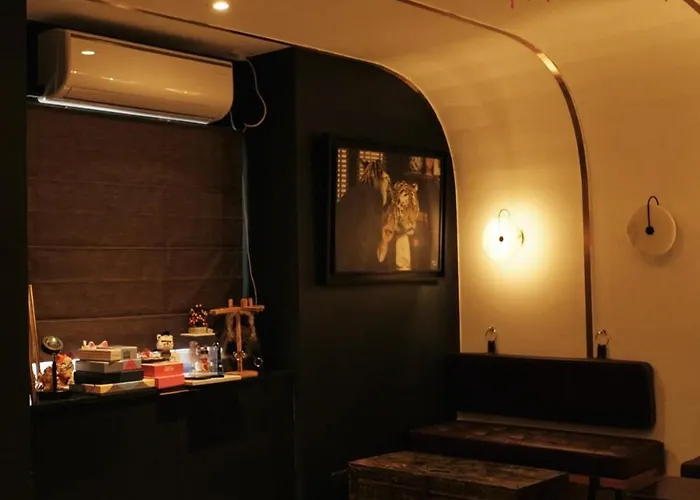 The Kin House - In The Heart Of Poblacion